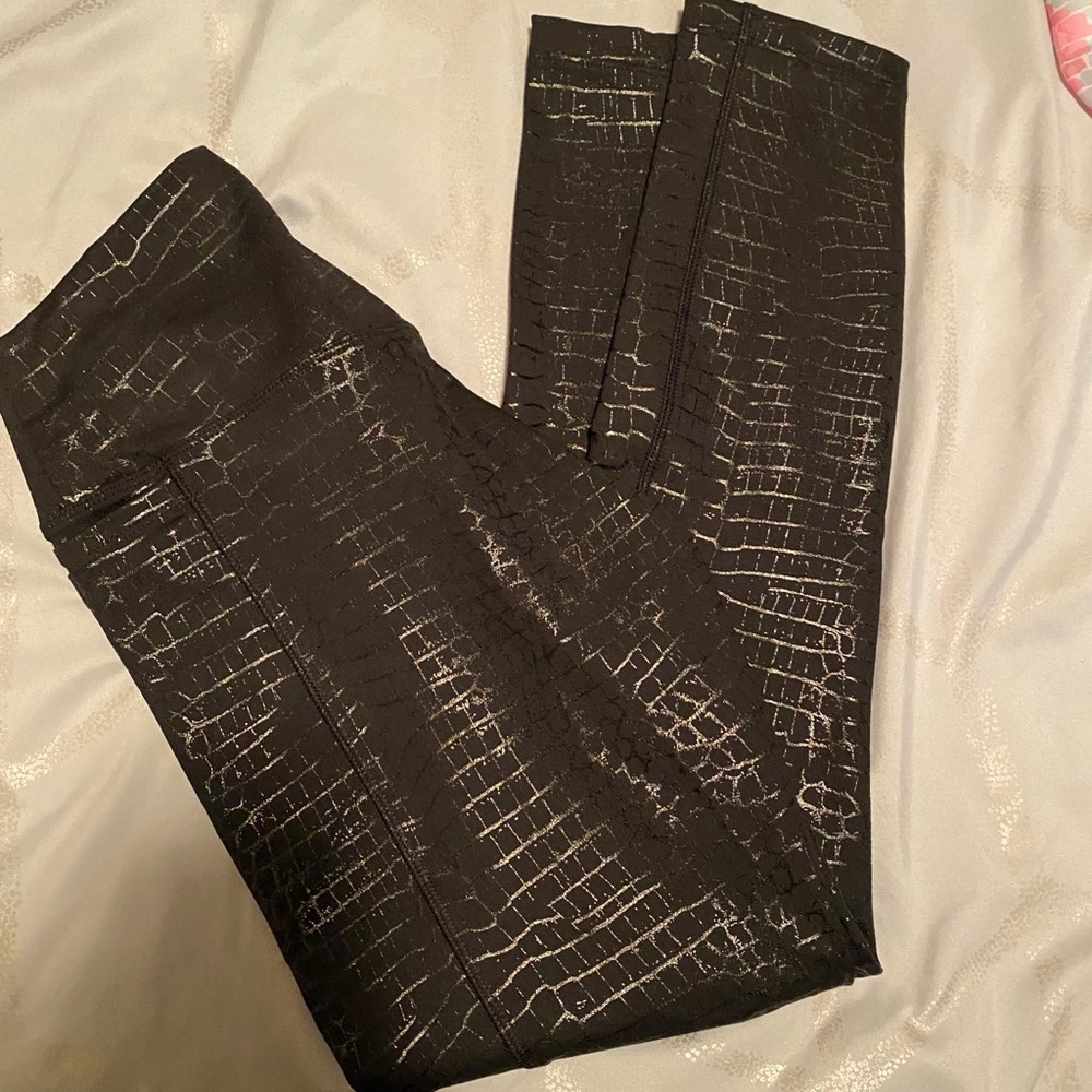 VS pink ultimate leggings small